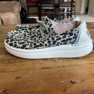 New condition Hey Dudes, womens sz 9